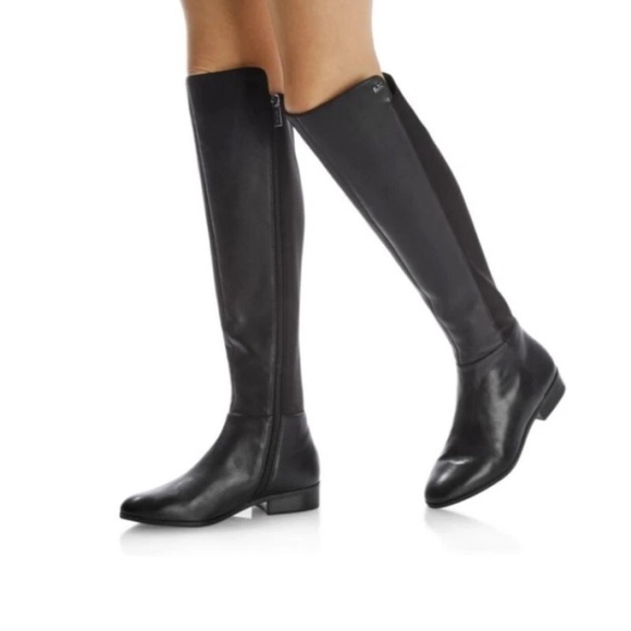 Women's Black Knee-High Boots - Picture 4 of 9